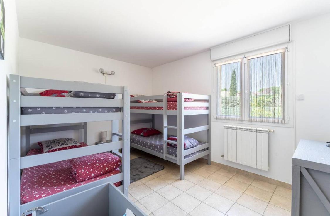 Gite Les Oliviers 10 Pers Piscine Au Calme 4 Etoiles Saint-Laurent-la-Vernède Exterior foto